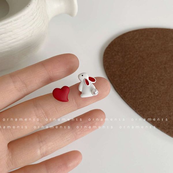 

cartoon love earrings irregular simple, small, sweet lovely earrings female