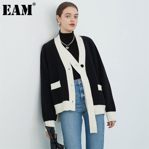 

[eam] black pocket big size knitting cardigan sweater loose fit v-neck long sleeve women fashion autumn winter 1db586 210812, White