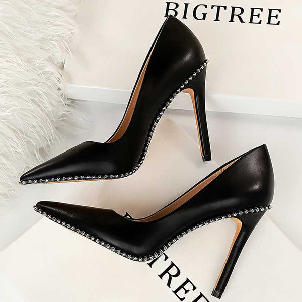 

classic luxury designer shoes rivet woman pumps 2022 new high heels stiletto pu leather women party female heel plus size 43 paris wholesale, Black
