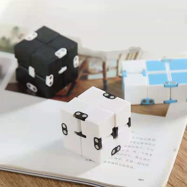

weighted finger infinite children's fingertip middle-aged and elderly cube toys