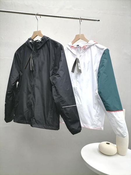 

the latest men and women spring autumn lovers with hat windproof coat mesh lining two-color splicing men's jackets, Black;brown