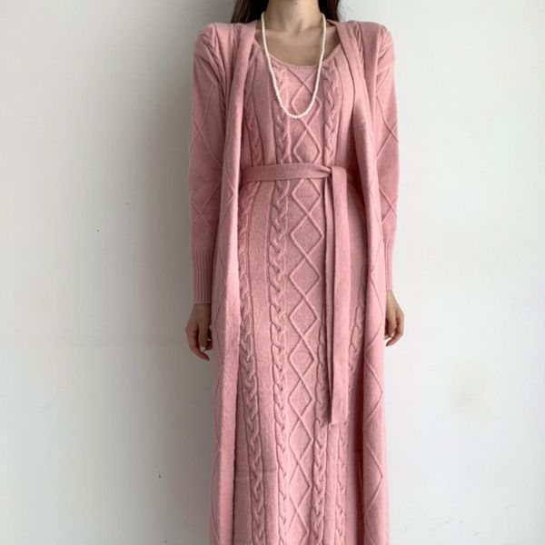 

2021 new winter thick long twist v neck cardigan sweater belt khaki knitted strap dress women fashion sets retro elegant chic 46n4, White