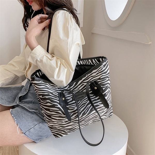 

outlet sale 80% off canvas bag female 2022 new fashion commuter bag tot college student class single shoulder large capacity zr03