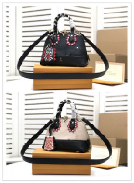 

designer luxury new matching knitting handle belt fans graffiti bb shell bag lady's messenger bags handbag size: 25*18*12cm