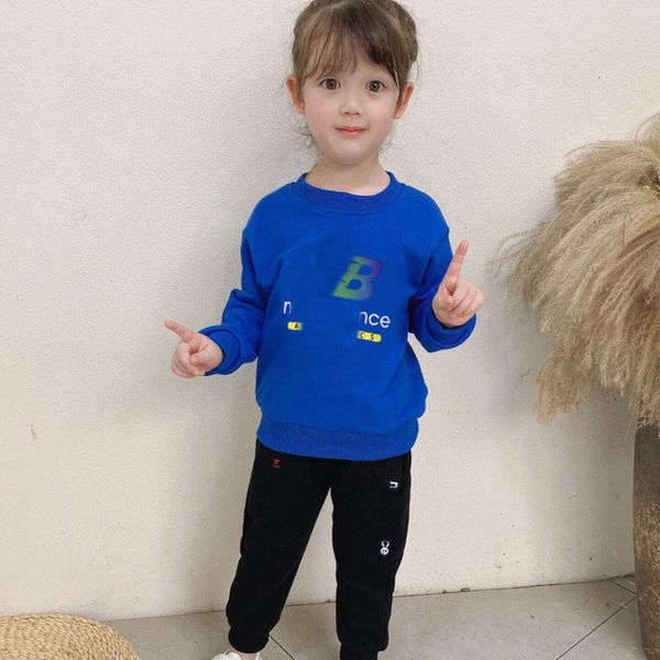 

new b 2021 spring n korean + colorful letter printing middle school children's round neck sweater and pants set, White