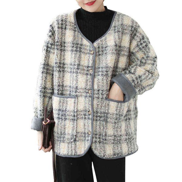 

2021 autumn winter v-neck lamb wool warm short coat trend, Black;brown