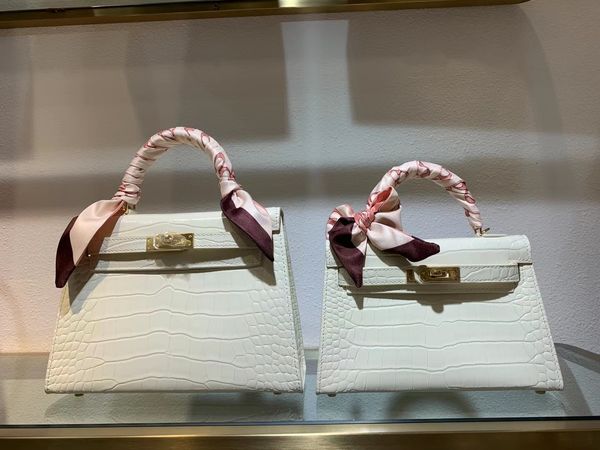 

luxurys designer handbags bag crocodile kaili portable messenger mini cow leather 2021 new net red with kaili texture bag bb