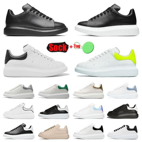 

2021 men women running shoes fashion platform sneakers luxurys designers triple black white green red trainers walking