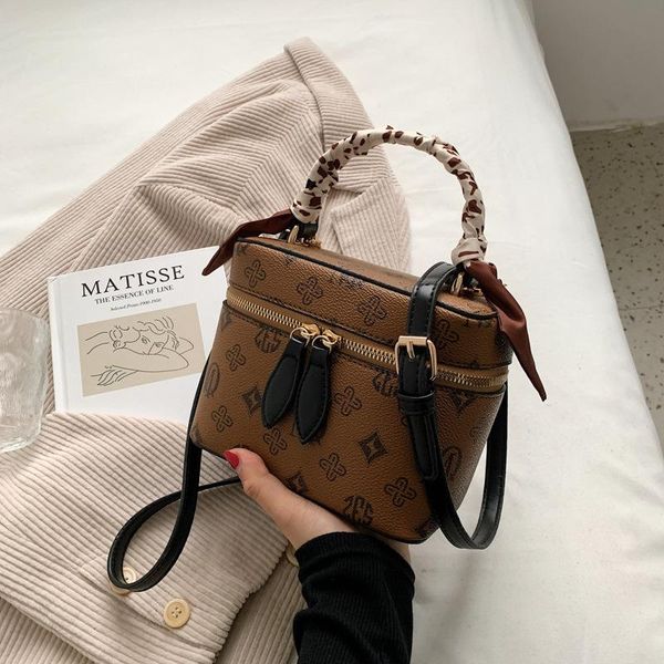 

shoulder bags simple cosmetic bag female 2021 bucket handbag chain messenger