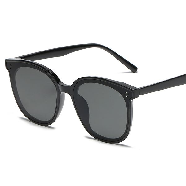 

2020 fashion brand designer rivet sun glasses light weight driving sunglasses for women men round uv400 lens travel sunglasses