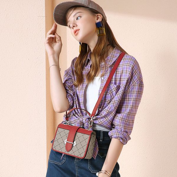 

2021 new flip shoulder breathable small square hbag fashionable and versatile