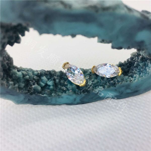 

personalized simple inlaid single horse earrings environmental protection materials cast copper