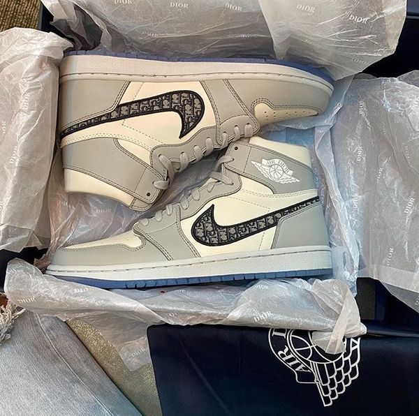 

19ss cònvèrsè air dìòr jòrdàn 1 paris homme kàws aj oblique 03116 basketball casual trainers luxury designer triple s sneakers canvas shoes