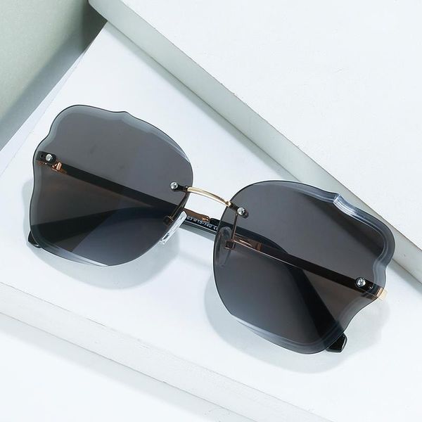 

sunglasses 2021 trend fashion oversized women butterfly luxury design sun glasses gradient rimless travel eyewear uv400, White;black