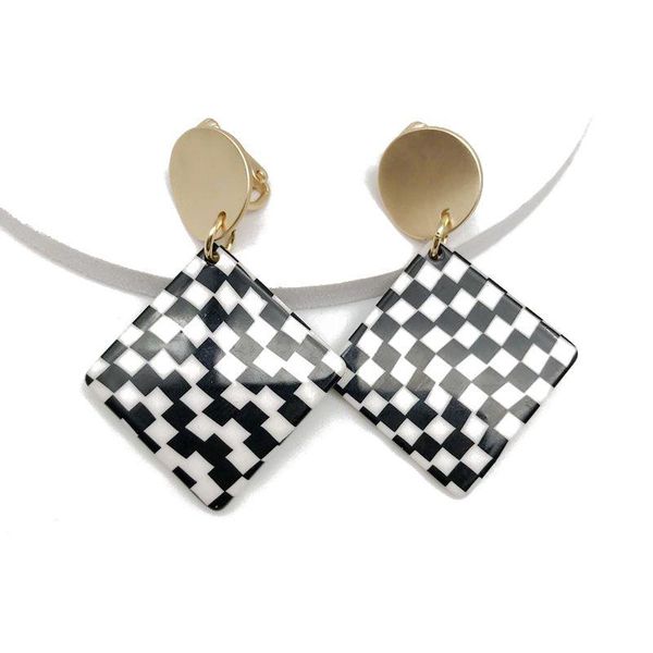 

clip-on & screw back geometric black and white mixed color resin eelgant clip earring, Silver