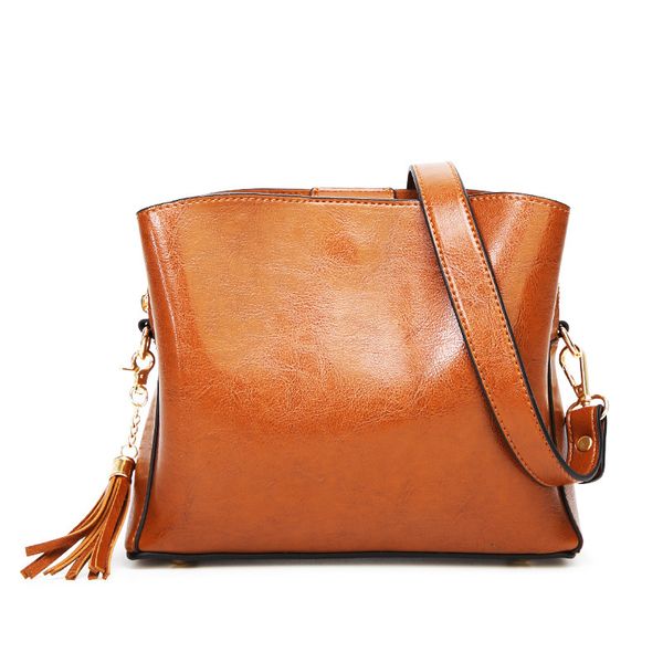 

retro oil leather bucket bag women large capacity tassel hand bag three-layer space shoulder messenger bags ladies crossbody bag c0225