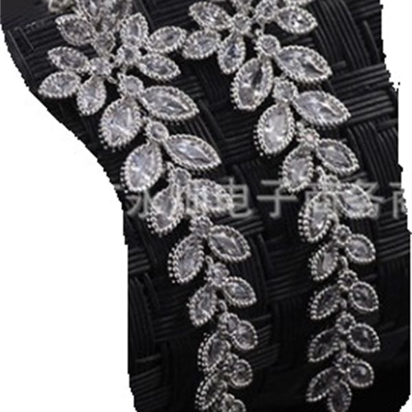 

low price noble diamond crystal crown clover lady's earings (45,.kl, Silver