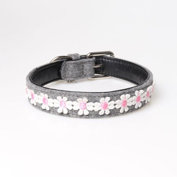 

dog collars & leashes embroidered chrysanthemum pet collar, made of leather, buckle design, fine workmanship, cat supplies