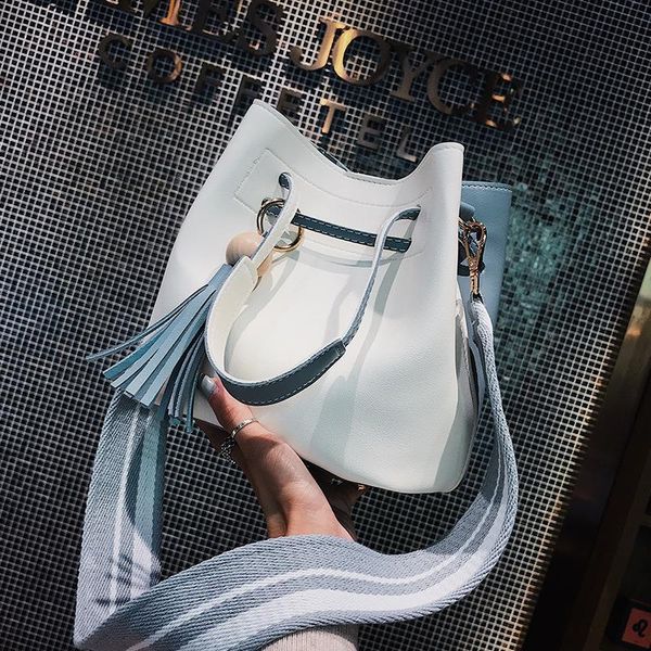 

strap contrast color single bucket wide female shoulder temperament tassel messenger shoulder new bag picture-mother bag auduw, Red;black