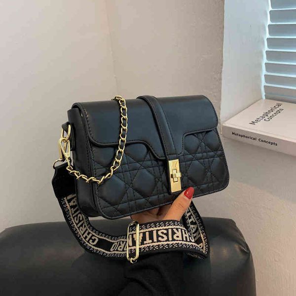 

2022 designer s autumn women's new korean fashion embroidered thread single shoulder diagonal cross hand carrying small square bag