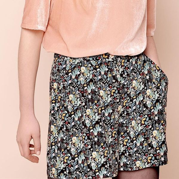 

women's shorts 100% silk women 2021 summer floral print sweet casual short pants with double pockets, White;black