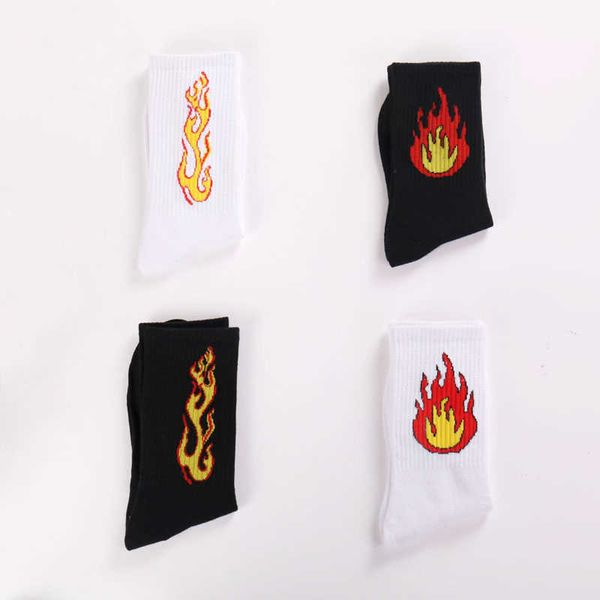 Mode Weiße Baumwolle Männer Socken Mit Druck Hip Hop Skateboard Socken Für Männer Meias Street Style flamme Wort Socken Mann calcetines X0710