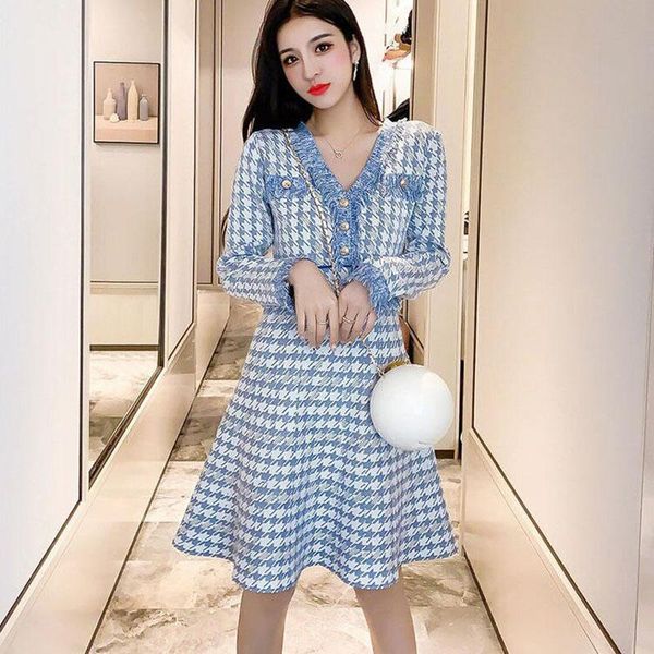 

casual dresses 2021 korean version of the waist is thin small fragrance a-line houndstooth long-sleeved v-neck knitted dress drop, Black;gray