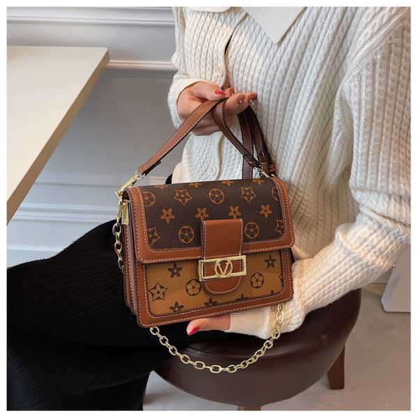 

factory direct sale 75% off broadcast letter simple women's single shoulder messenger small square chain armpit bags