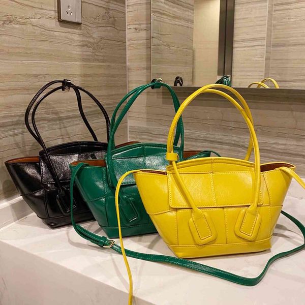 

factory outlet luxury handbags and storage senior designer ladies crossbow bag tote bags simple temperament fashion handbag shoulder pa