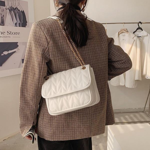 

high-end leisure brand 2021 spring new trend fashion personality women's wild chain messenger shoulder bag