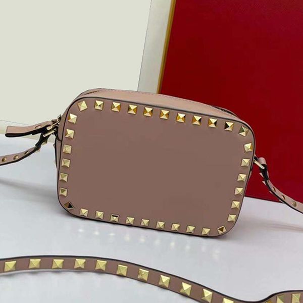 

2021 luxurys designers clutch bag gold rivet handbags fla leather small black square crossbody bags camera bagred nude pink red colors