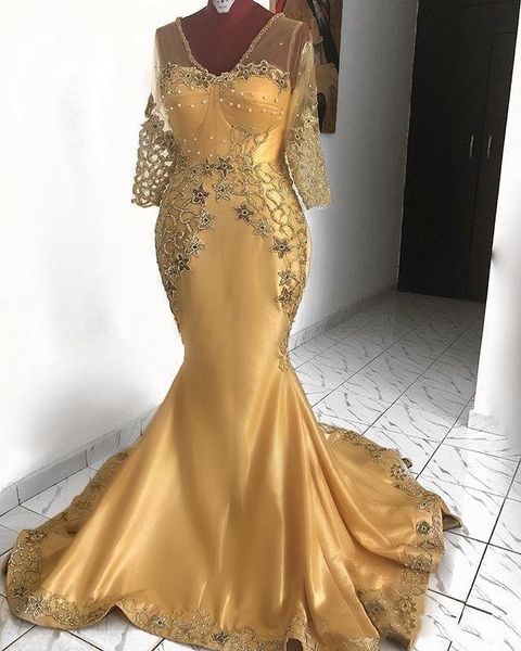 Elegante V-Neck Gold Sereia Formal Vestidos de Noite para Mulheres Appliques Lace Frisado Pérolas Longo Celebridade Vestidos De Festa Africano Trompete Prom Vestido 2022 Robes de Soirée