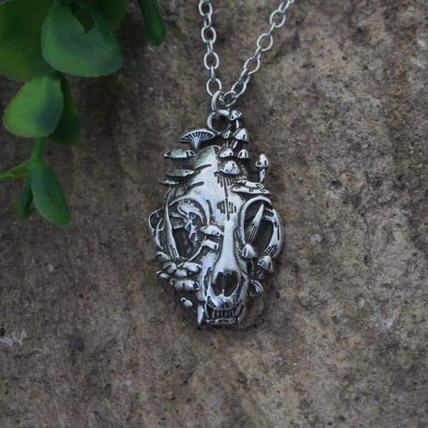 

chains 1pcs nature skull groovy mushroom necklace, Silver