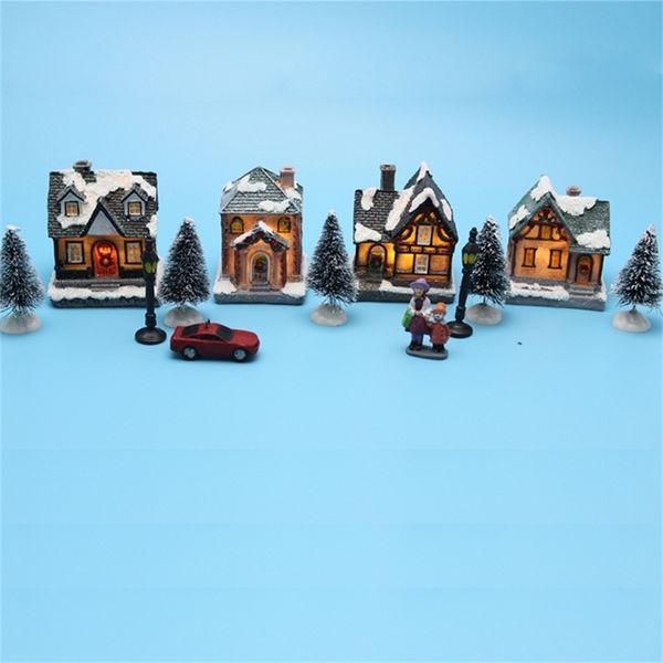 Iluminação de DIY DIY Christmas Boneca Estatueta Artificial Árvore Tiny Resin House Village (Conjunto de Casa aldeia Conjunto de 4) 201017