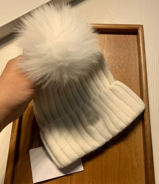 Berretto in maglia di lana bianca con pompon in pelliccia Accessori moda donna/Cappelli con teschio Cappelli sportivi Cappellino da sci invernale Cappelli