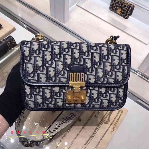 

bags hand women women's luxurys bag canvas letter lock small square single shoulder messenger metal chain designers outlet zmm