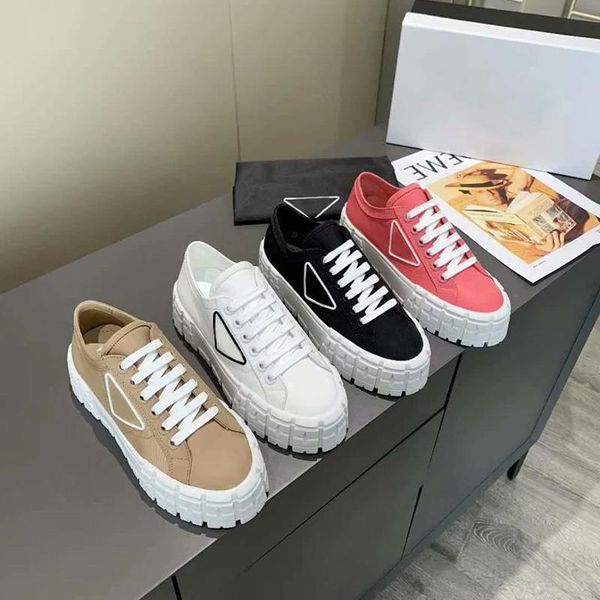 Scarpe casual da donna Sneakers basse alla moda firmate Wheels Scarpe da ginnastica in gabardine Piattaforma in tela Classico