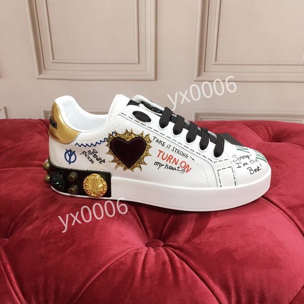 

2021 triple-s clear sole casual shoes vintage men 35-45 women dad sneakers gym red blue white beige green yellow grey crystal bottom mens pl, Red;white