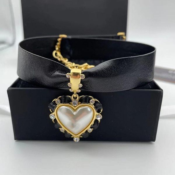 

chokers 2021 brand fashion jewelry women black leather chain red white heart pendants choker luxury short gold party, Golden;silver