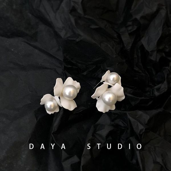 

hoop & huggie s925 silver needle simple fashion design sense flower pearl earrings circle niche super fairy temperament retro ins holiday st, Golden;silver