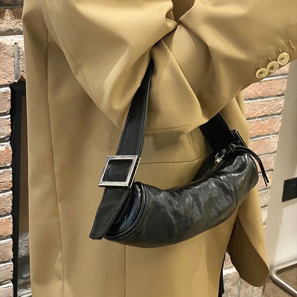 

early spring 2021 new round cowhide stick with diamond banana bag