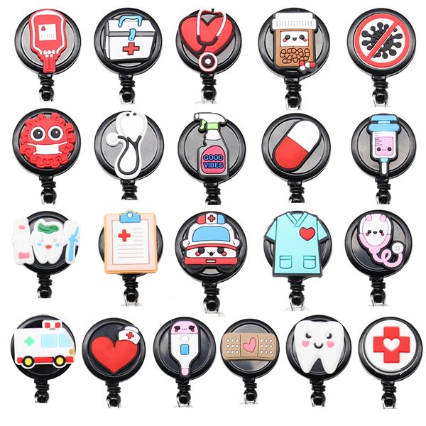 30 Teile/los Mode Schlüsselanhänger Mix Design Medizinische Krankenschwester Zubehör Stethoskop Herz Pille Einziehbare Gummi PVC ID Abzeichen Halter Rolle als Geschenk