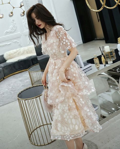 

2021 new designer short lace prom es vestidos de festa elegant pattern illusion evening party 80nn, White;pink