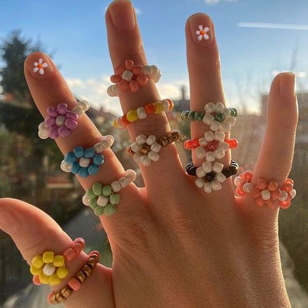 

cluster rings bohemian colorful resin daisy flower beaded for women girl vintage adjustable decorative elastic finger party ring jewelry, Golden;silver
