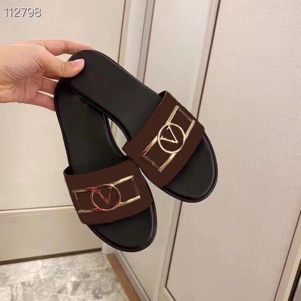 2021 Slipper Slide T-String-Sandalen Braune Strand-Freizeitschuhe Lederalphabet Damen Mädchen Waterside 35-41 mit Etui und Staubbeutel