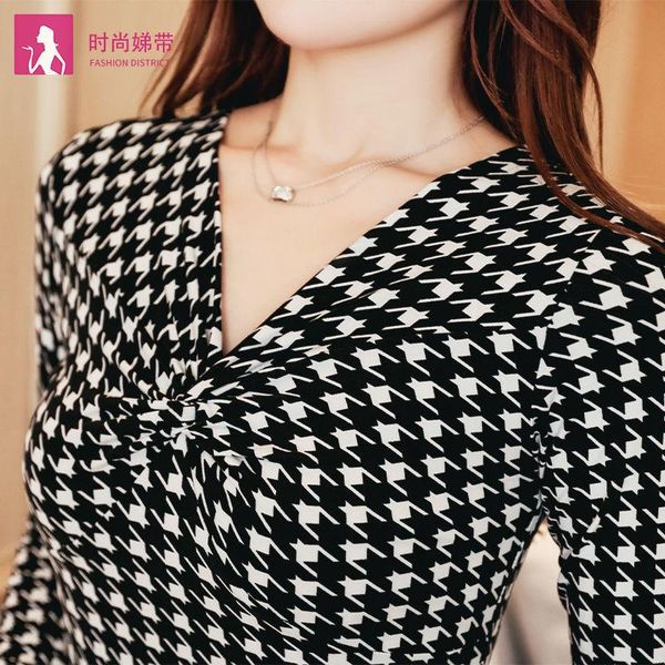 

women's t-shirt ladies spring and summer bow v-neck long sleeve, White