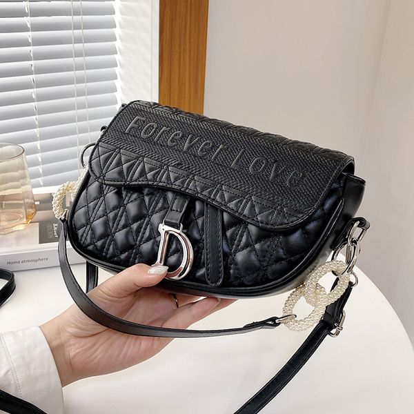 

80% off outlet store bag women's bag new simple and fashionable embroidered thread single shoulder messenger chain home saddle factory, Black;red