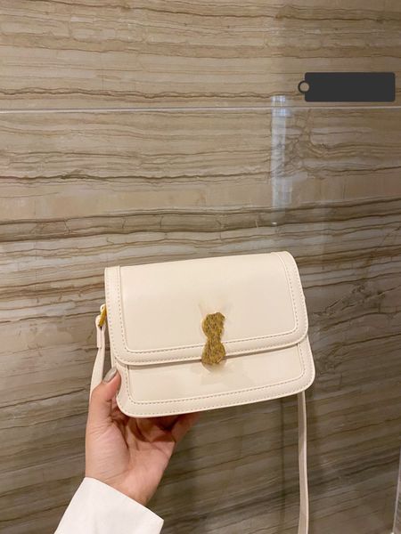 

the tasteful style of leather for mobile phones and headphones and other small fashion bags 20cm, Black