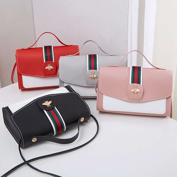 

2021 summer autumn new korean fashion versatile small square trend little bee one shoulder messenger bag