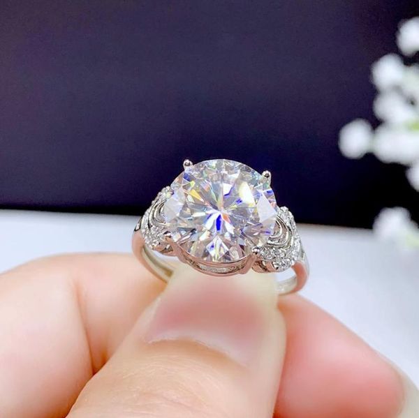 

cluster rings 5ct moissanite, 925 silver fashion design, strong fire color,diamond, high hardness, Golden;silver